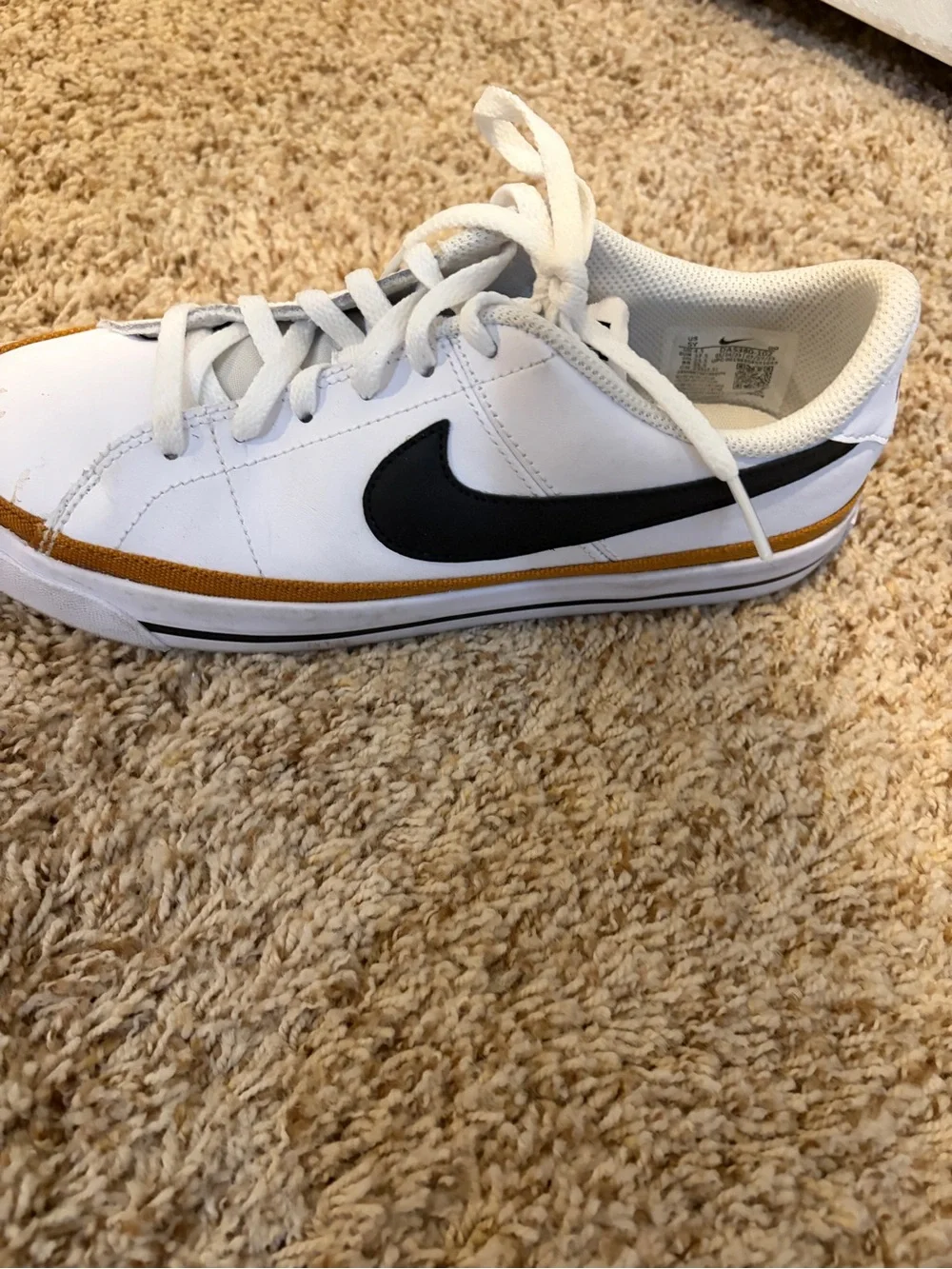 Nike Kids White Black & Brown Accent Low-Top Sneakers